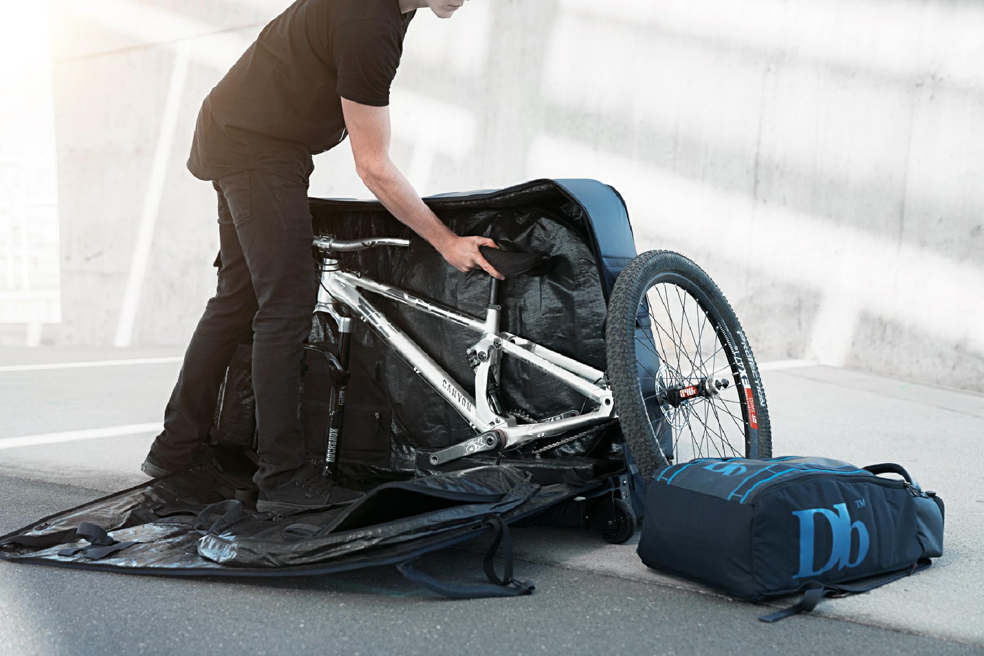 Die neue The Trail Transporttasche von Douchebags ermöglicht den Transport von MTBs jeglicher Größe bis zu einer Laufradgröße von 29".